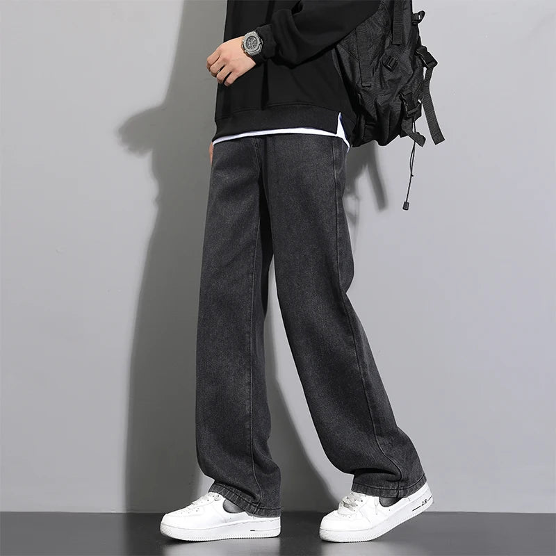 Raka jeans med vida ben i tvättad svart