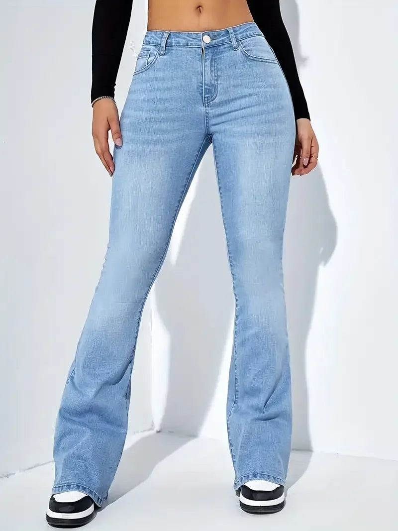 Utsvängda jeans med hög midja i ljusblå